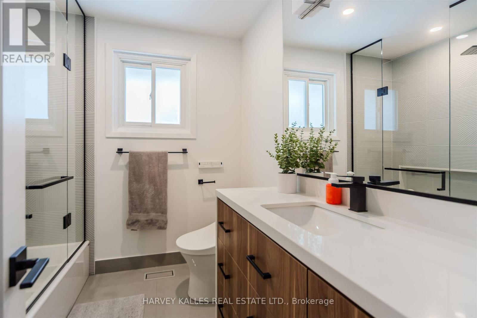 1148 Alexandra Avenue, Mississauga, Ontario  L5E 2A5 - Photo 31 - W12801060