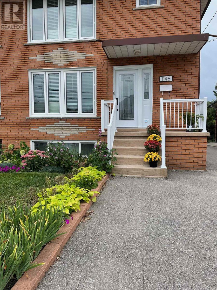 1148 Alexandra Avenue, Mississauga, Ontario  L5E 2A5 - Photo 42 - W12801060