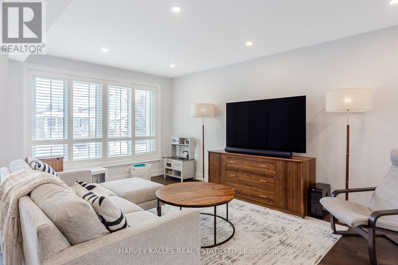 1148 Alexandra Avenue, Mississauga, Ontario  L5E 2A5 - Photo 8 - W12801060