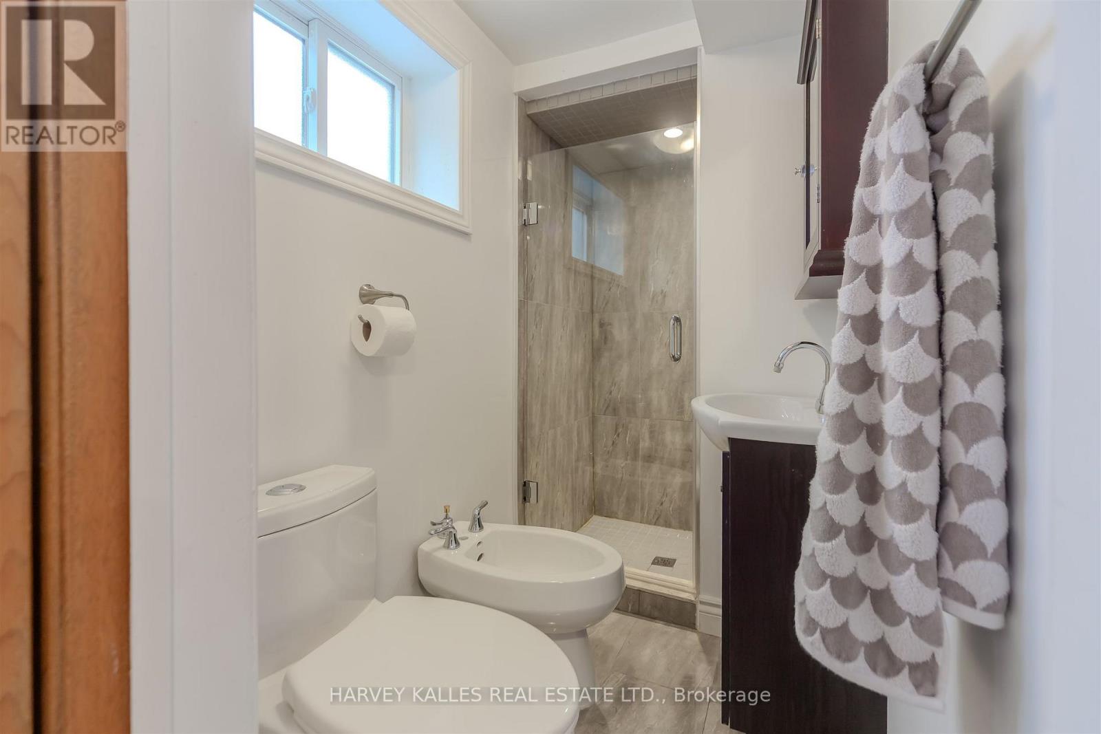 1148 Alexandra Avenue, Mississauga, Ontario  L5E 2A5 - Photo 36 - W12801060