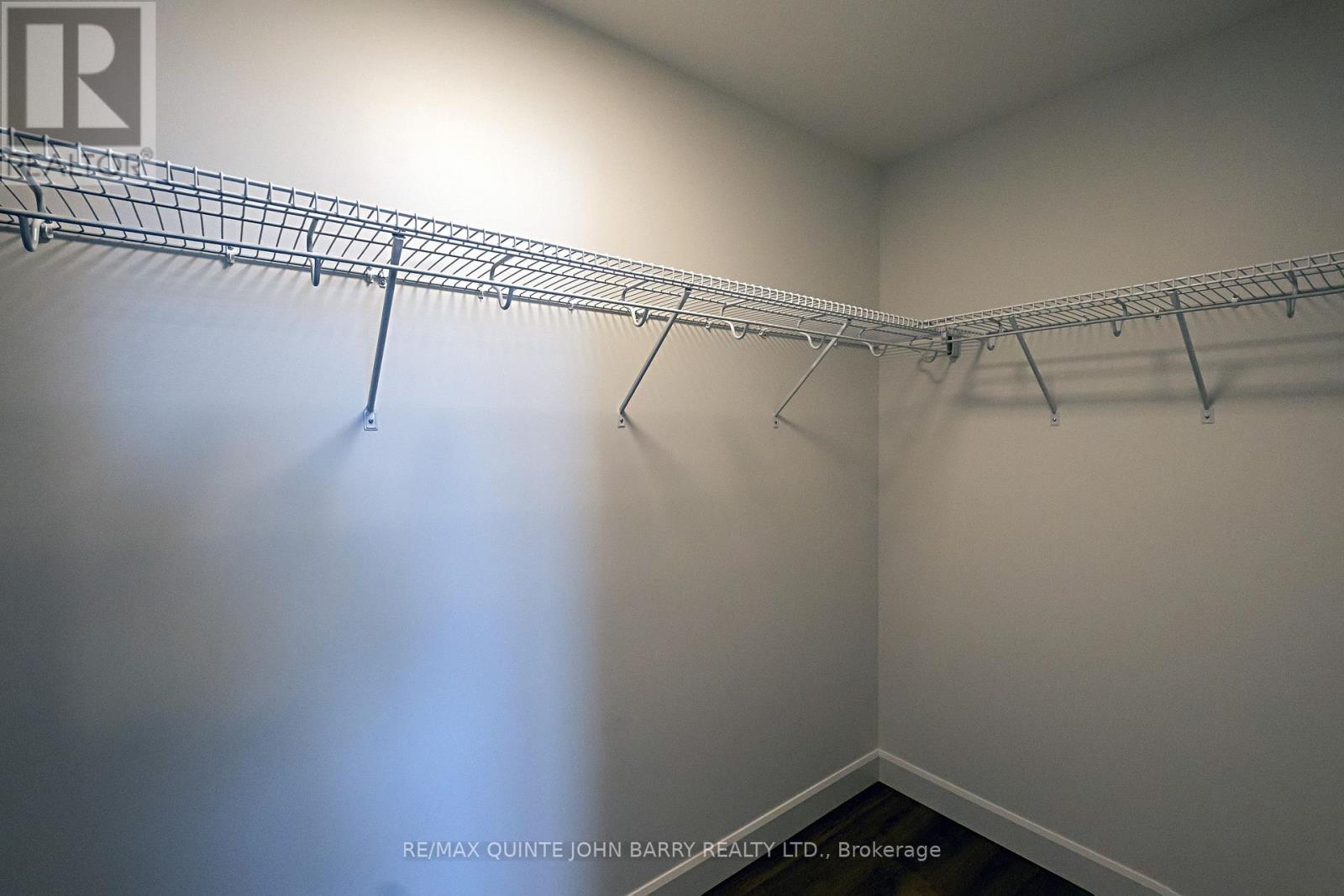 8 Parkland Circle, Quinte West, Ontario  K8V 0R4 - Photo 21 - X12662202