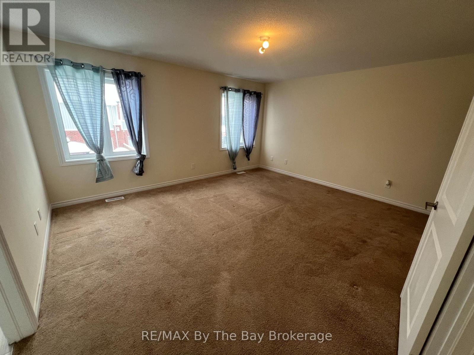 152 Allegra Drive, Wasaga Beach, Ontario  L9Z 1P0 - Photo 13 - S12801384