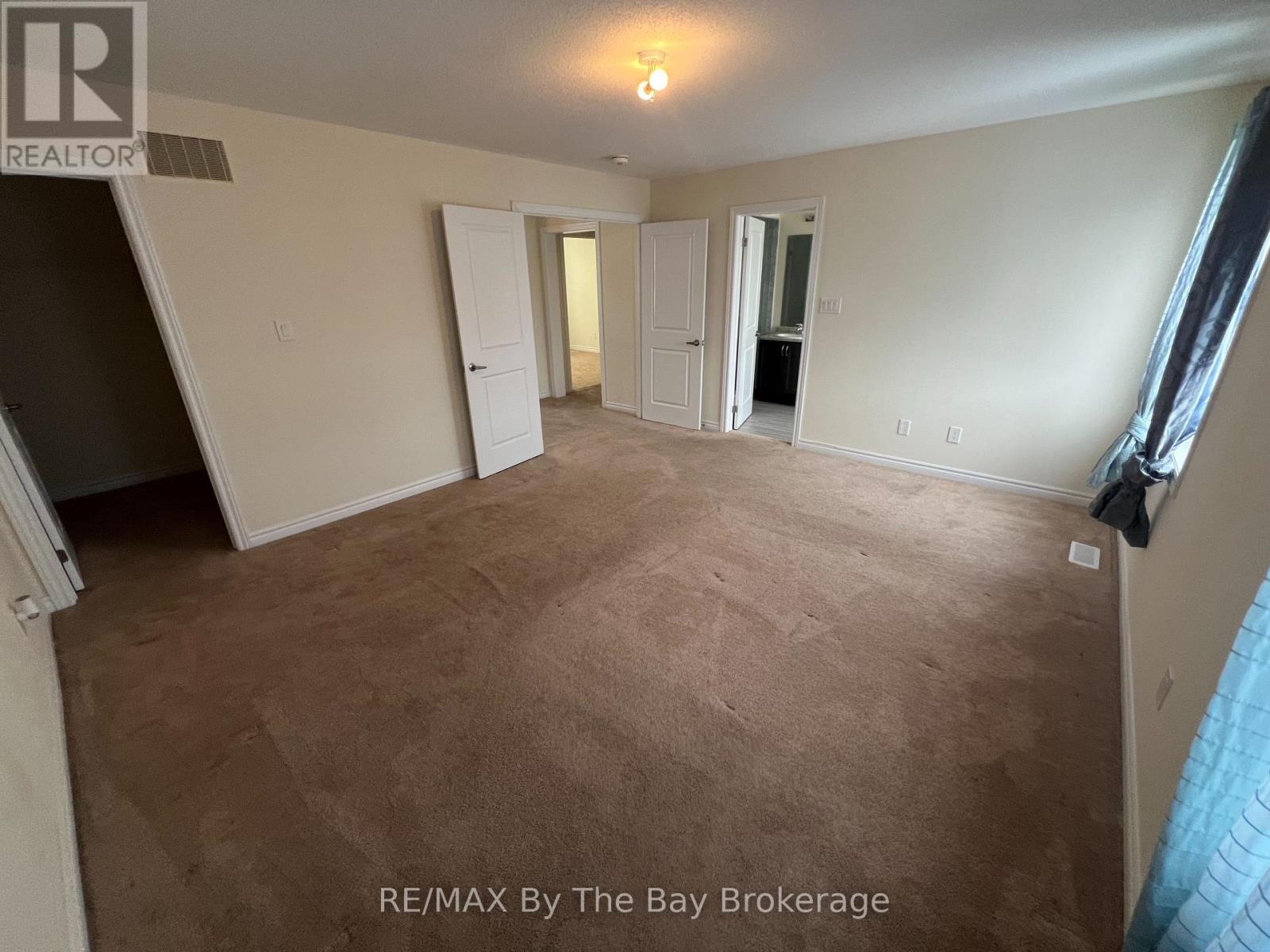 152 Allegra Drive, Wasaga Beach, Ontario  L9Z 1P0 - Photo 14 - S12801384