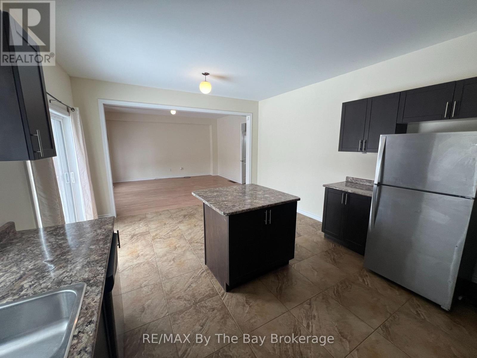 152 Allegra Drive, Wasaga Beach, Ontario  L9Z 1P0 - Photo 7 - S12801384