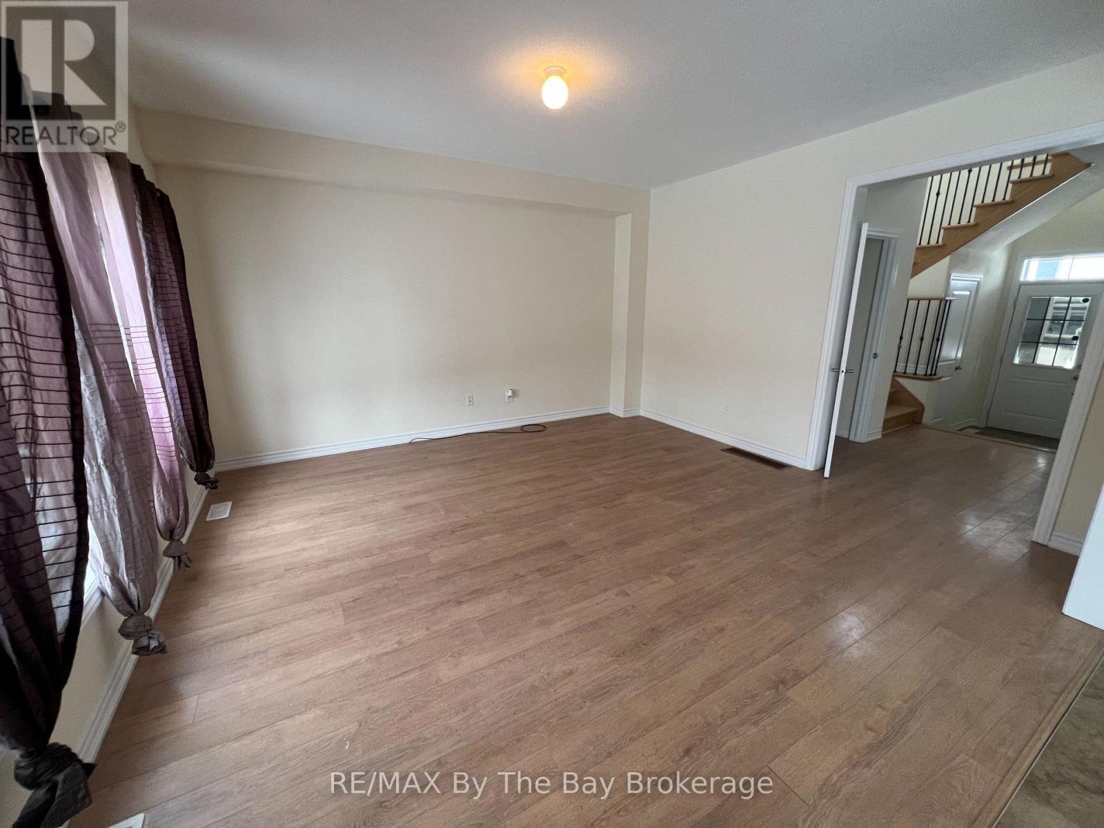 152 Allegra Drive, Wasaga Beach, Ontario  L9Z 1P0 - Photo 8 - S12801384