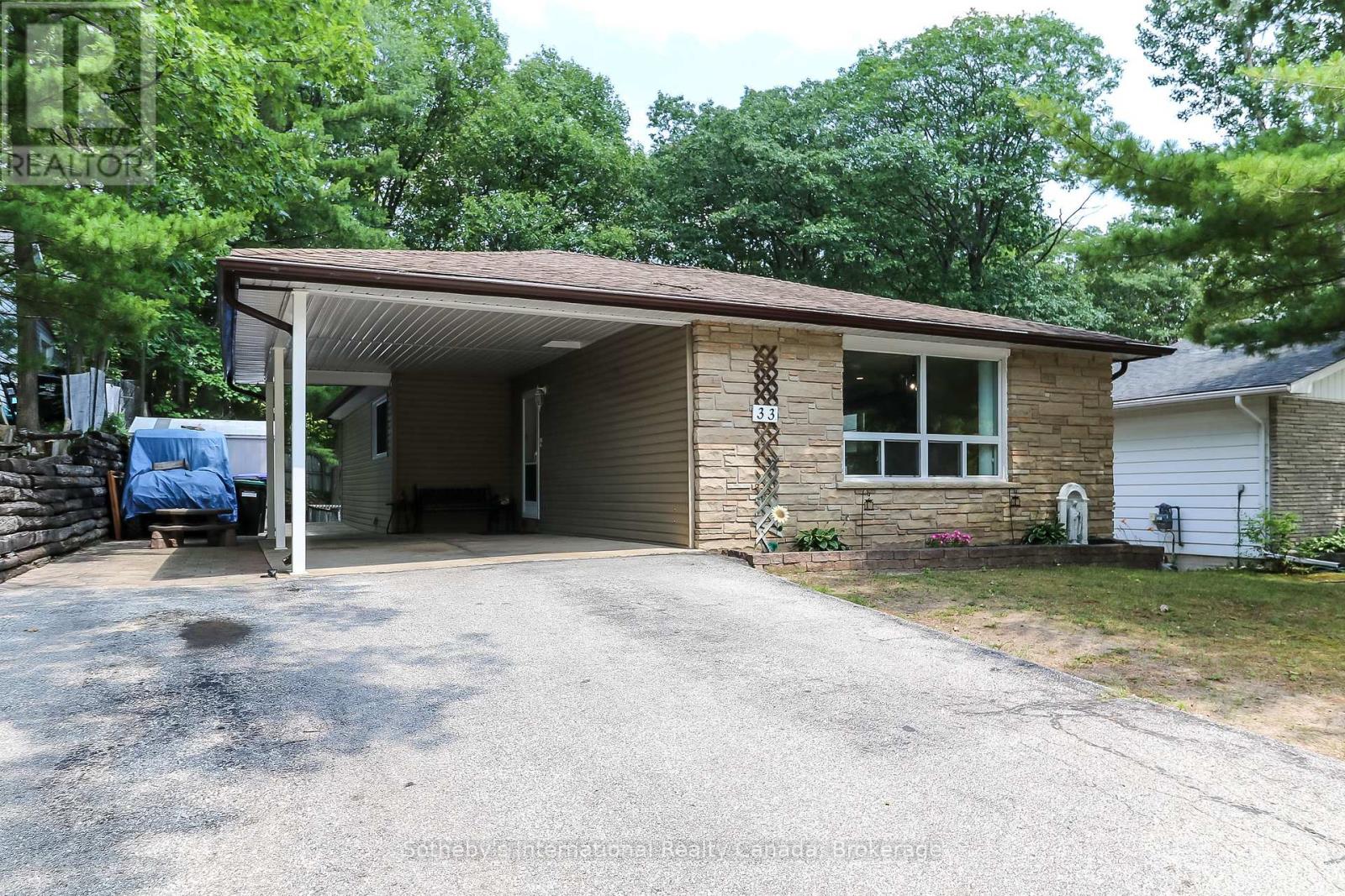 33 Parkwood Drive, Wasaga Beach, Ontario  L9Z 2T2 - Photo 3 - S12801442