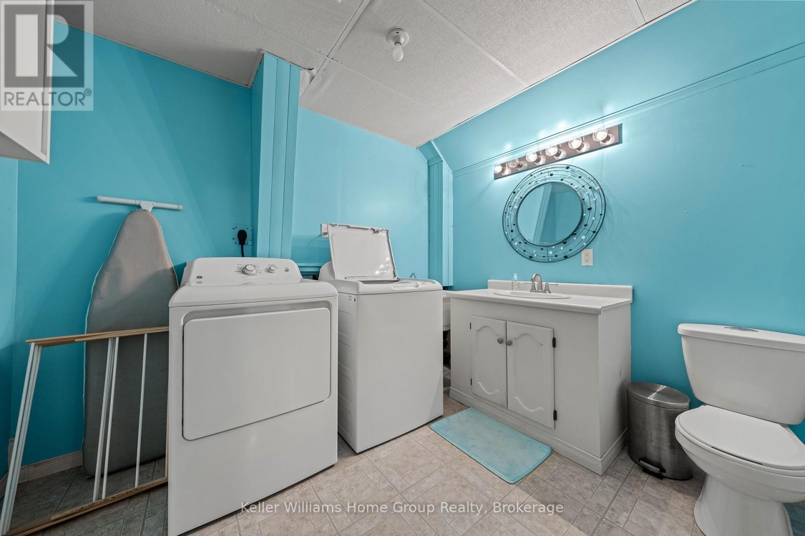 423 King Street E, Wellington North, Ontario  N0G 2L2 - Photo 32 - X12801478