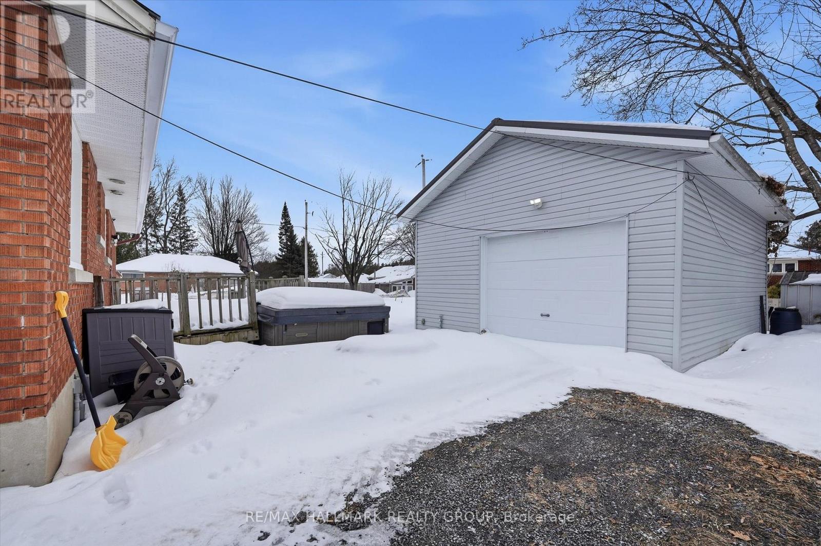 26 Florette Street, Ottawa, Ontario  K1J 7L4 - Photo 33 - X12801420
