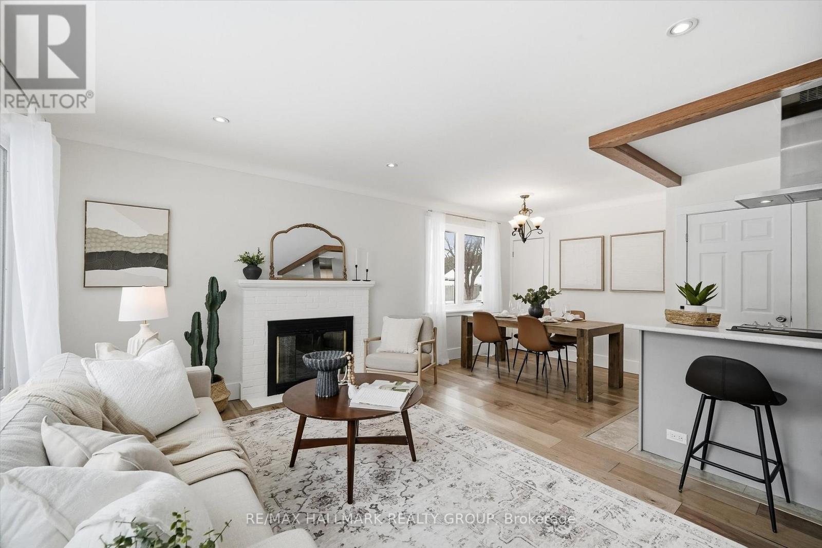 26 Florette Street, Ottawa, Ontario  K1J 7L4 - Photo 4 - X12801420