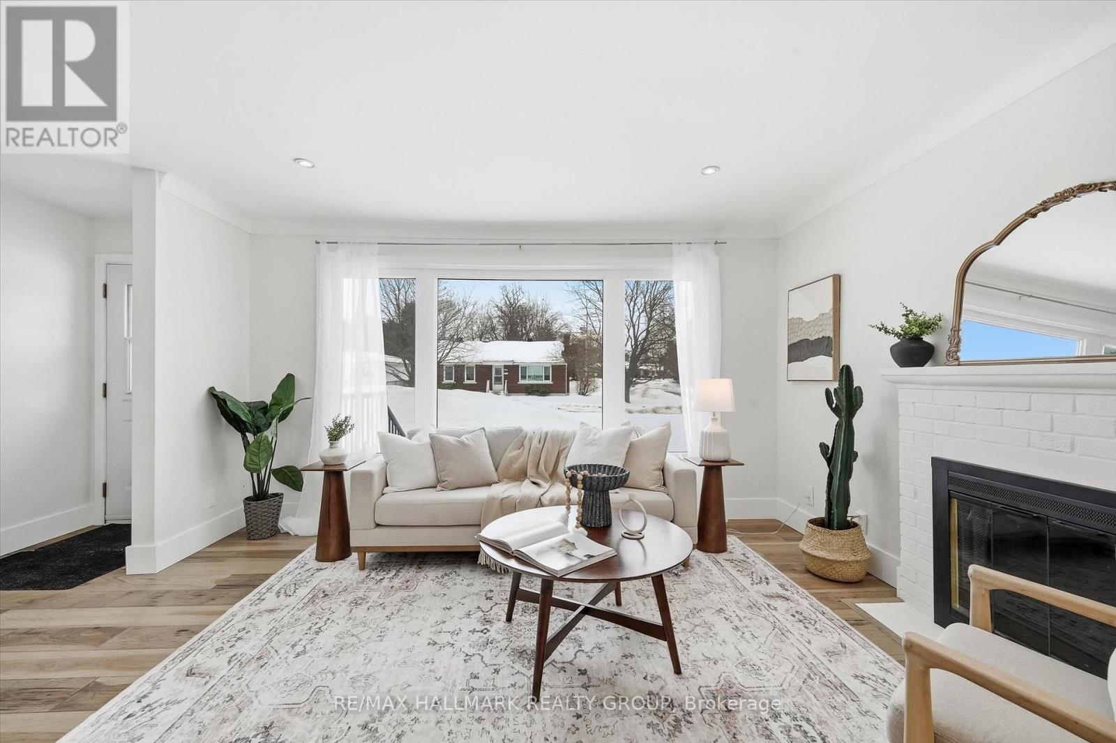 26 Florette Street, Ottawa, Ontario  K1J 7L4 - Photo 5 - X12801420