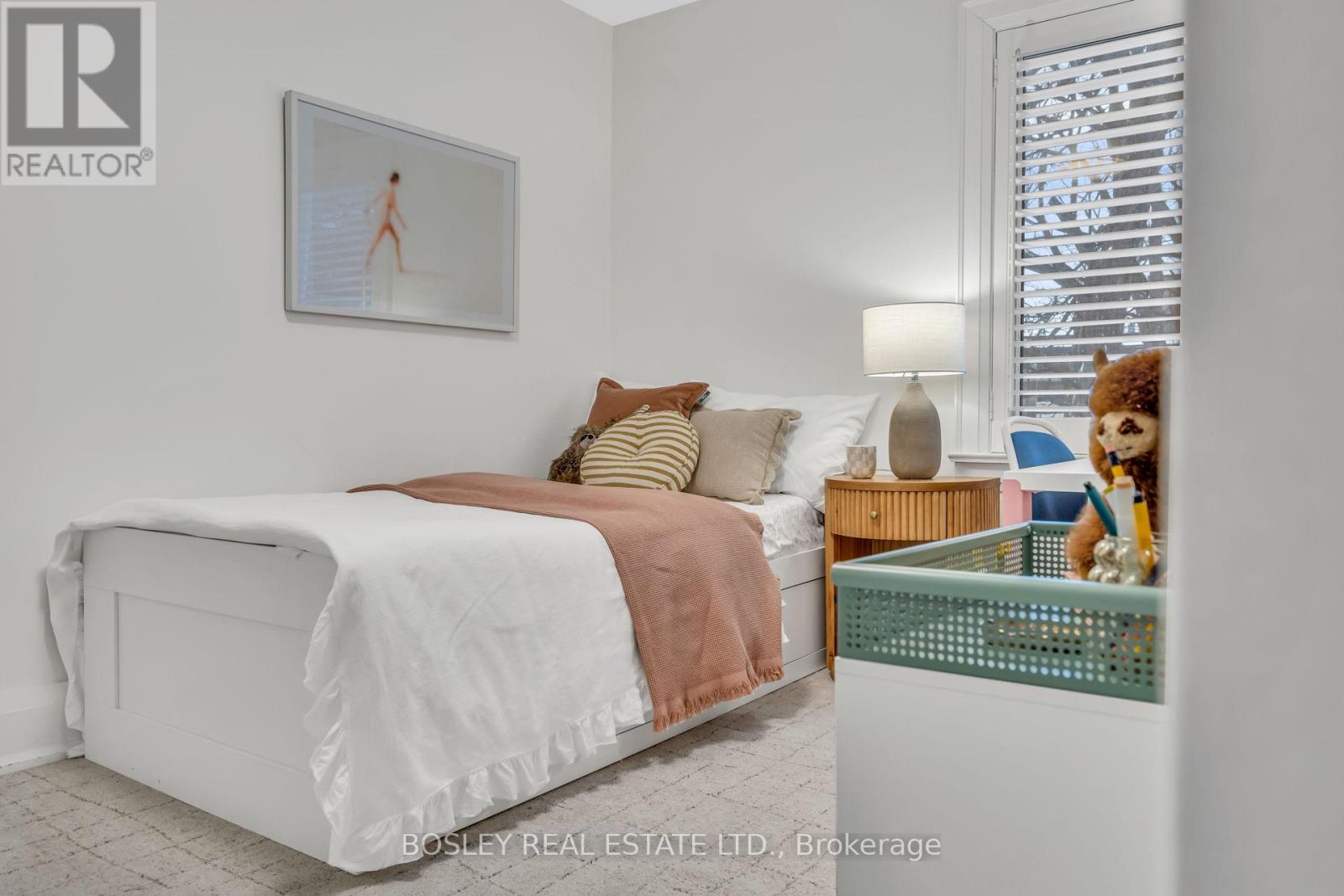 19 Thursfield Crescent, Toronto, Ontario  M4G 2N4 - Photo 23 - C12797194