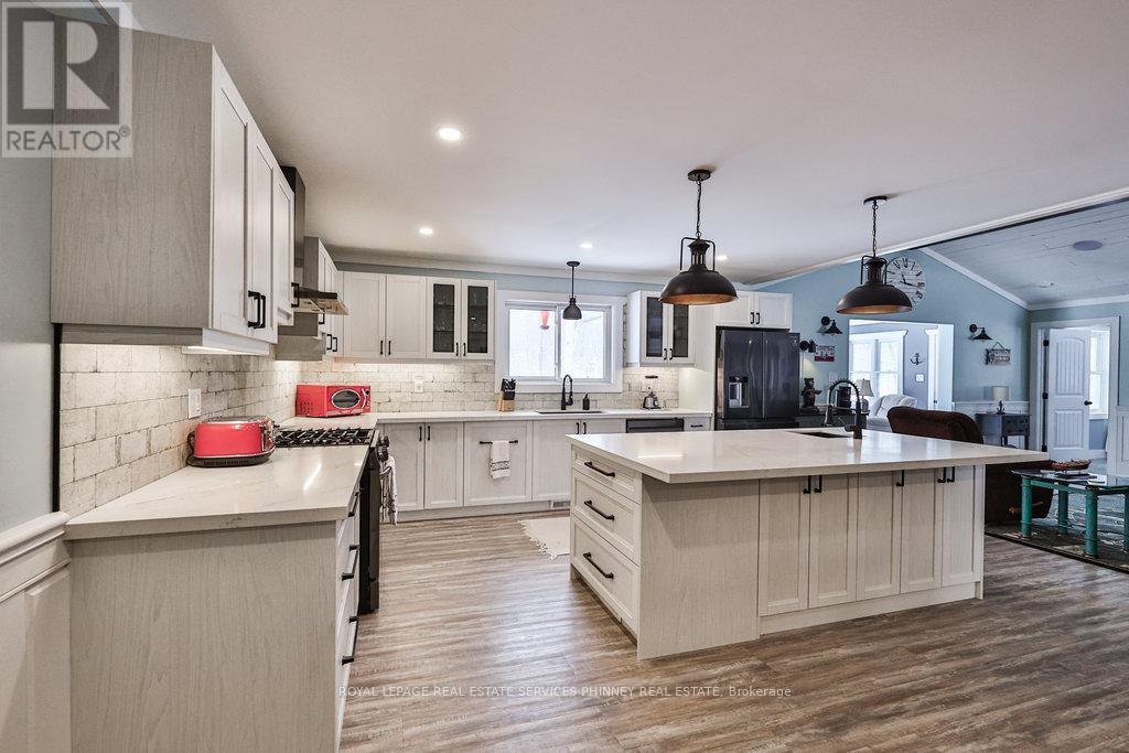 1068 Xavier Street, Gravenhurst, Ontario  P0E 1G0 - Photo 10 - X12797880