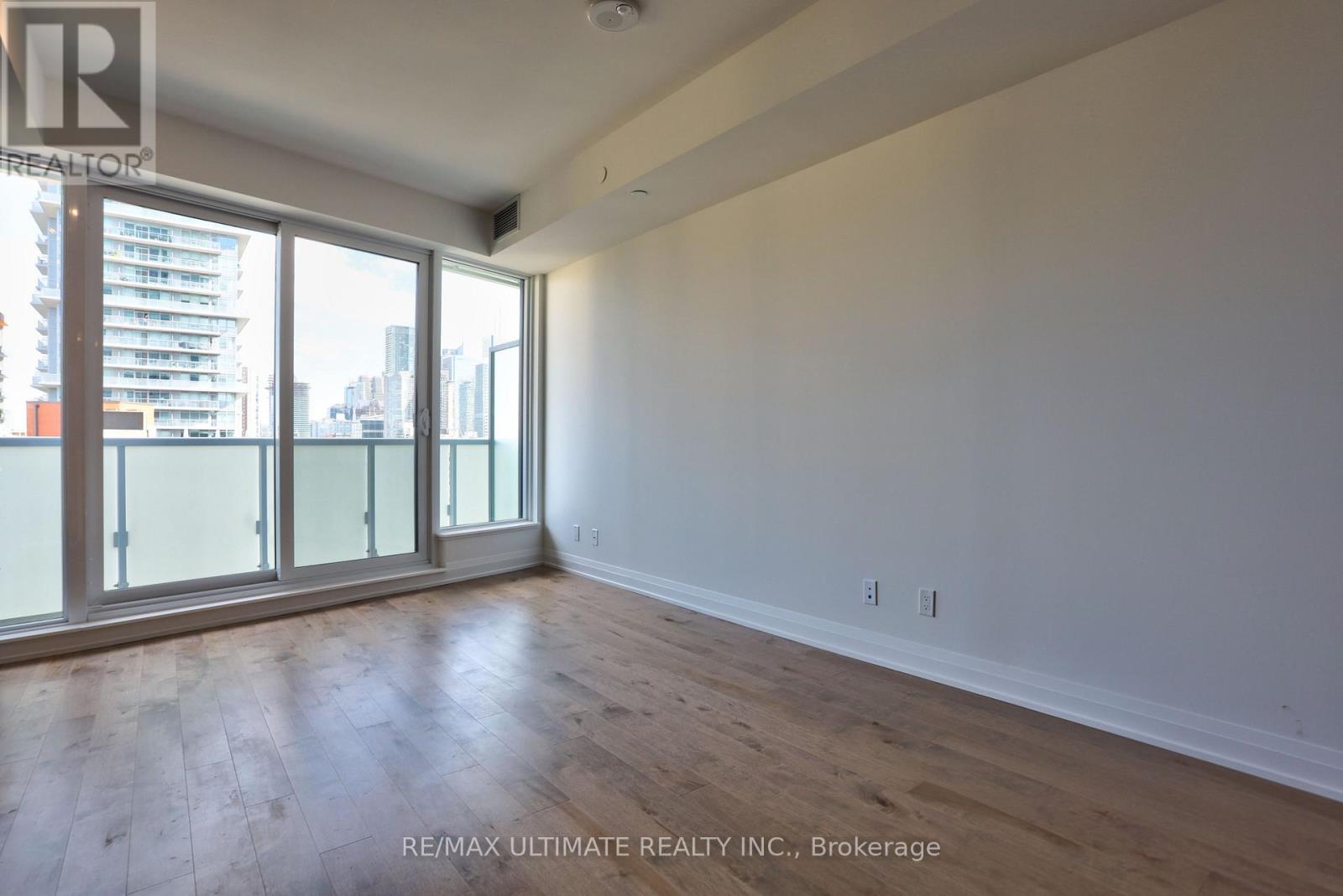 1101 - 403 Church Street, Toronto, Ontario  M5B 1L6 - Photo 5 - C12801392