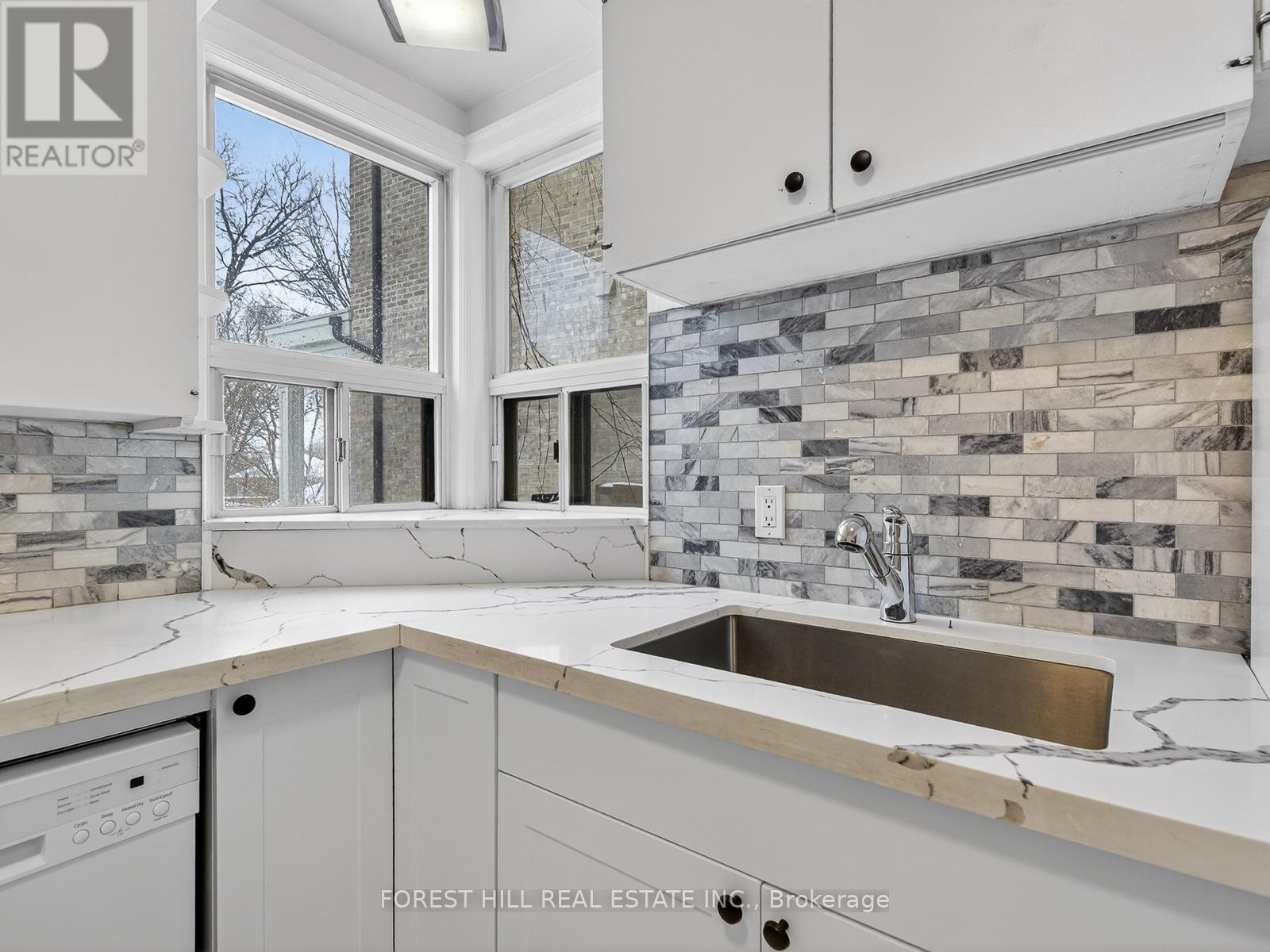 3 Westover Hill Road, Toronto, Ontario  M6C 3J3 - Photo 10 - C12801410