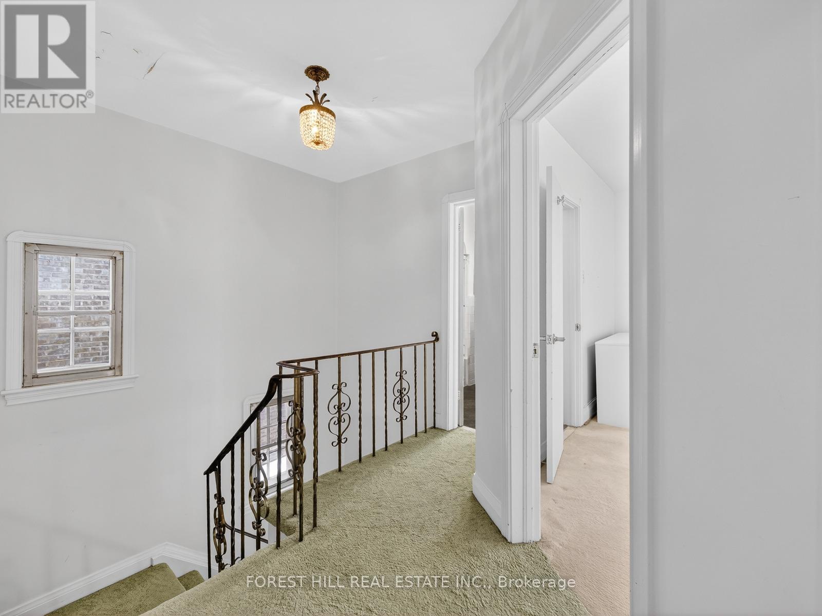 3 Westover Hill Road, Toronto, Ontario  M6C 3J3 - Photo 13 - C12801410