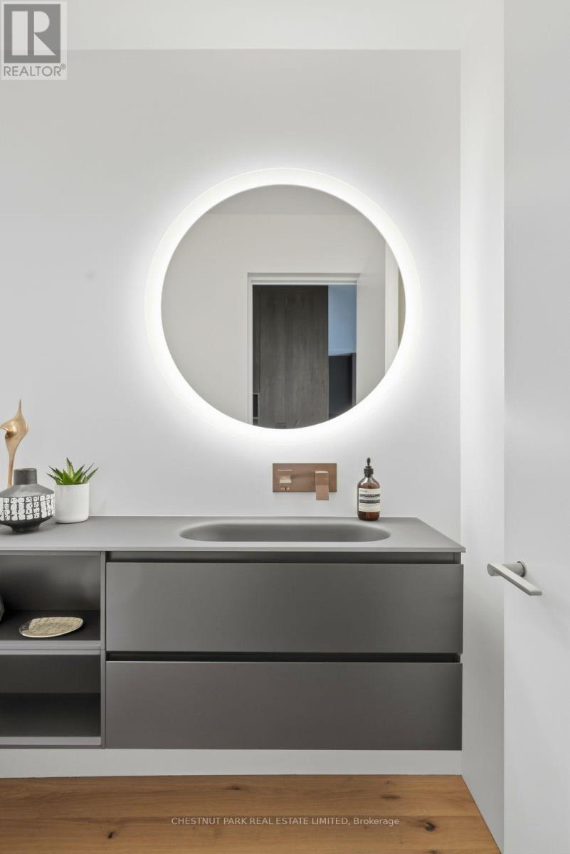 327 - 40 Oaklands Avenue, Toronto, Ontario  M4V 2Z3 - Photo 18 - C12801464