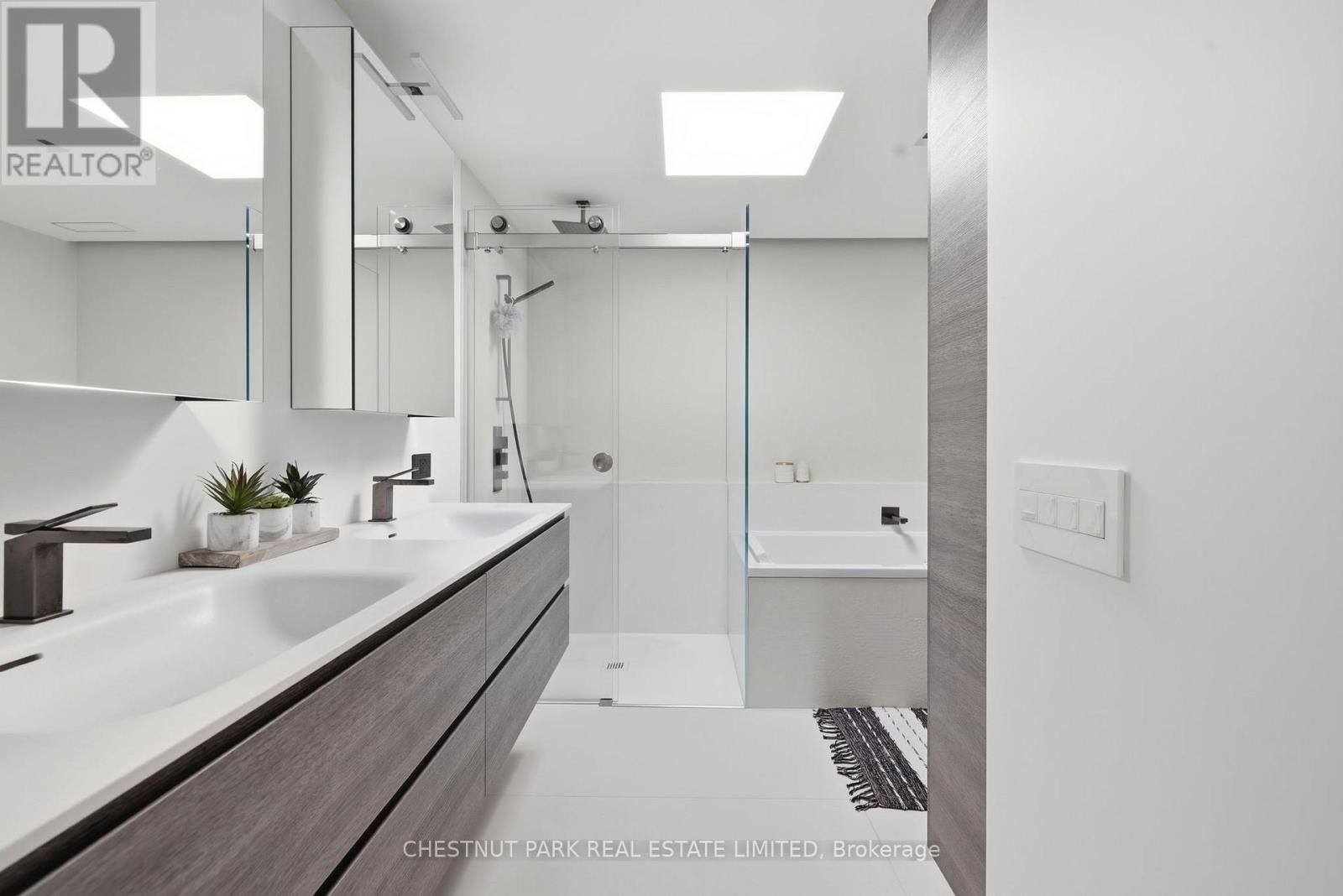 327 - 40 Oaklands Avenue, Toronto, Ontario  M4V 2Z3 - Photo 22 - C12801464