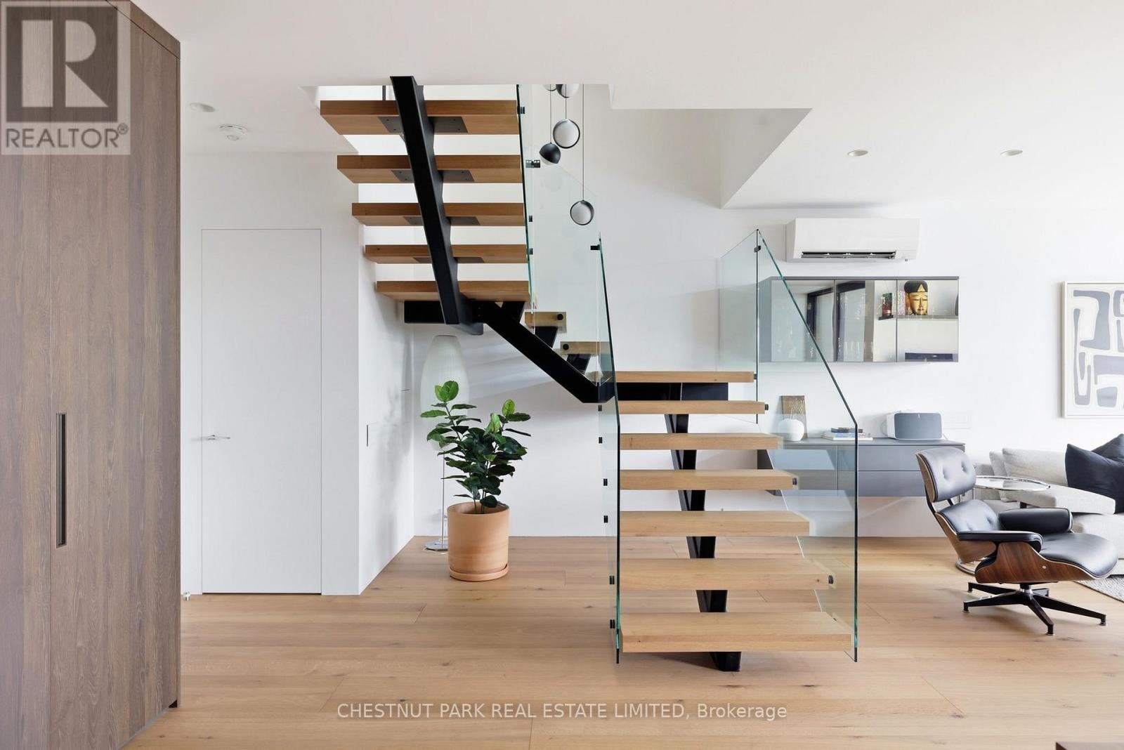 327 - 40 Oaklands Avenue, Toronto, Ontario  M4V 2Z3 - Photo 7 - C12801464