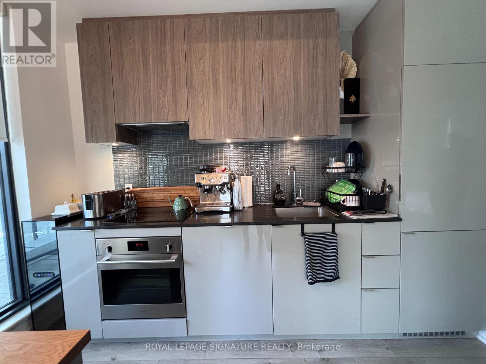 208 - 161 Roehampton Avenue, Toronto, Ontario  M4P 1P9 - Photo 10 - C12801468