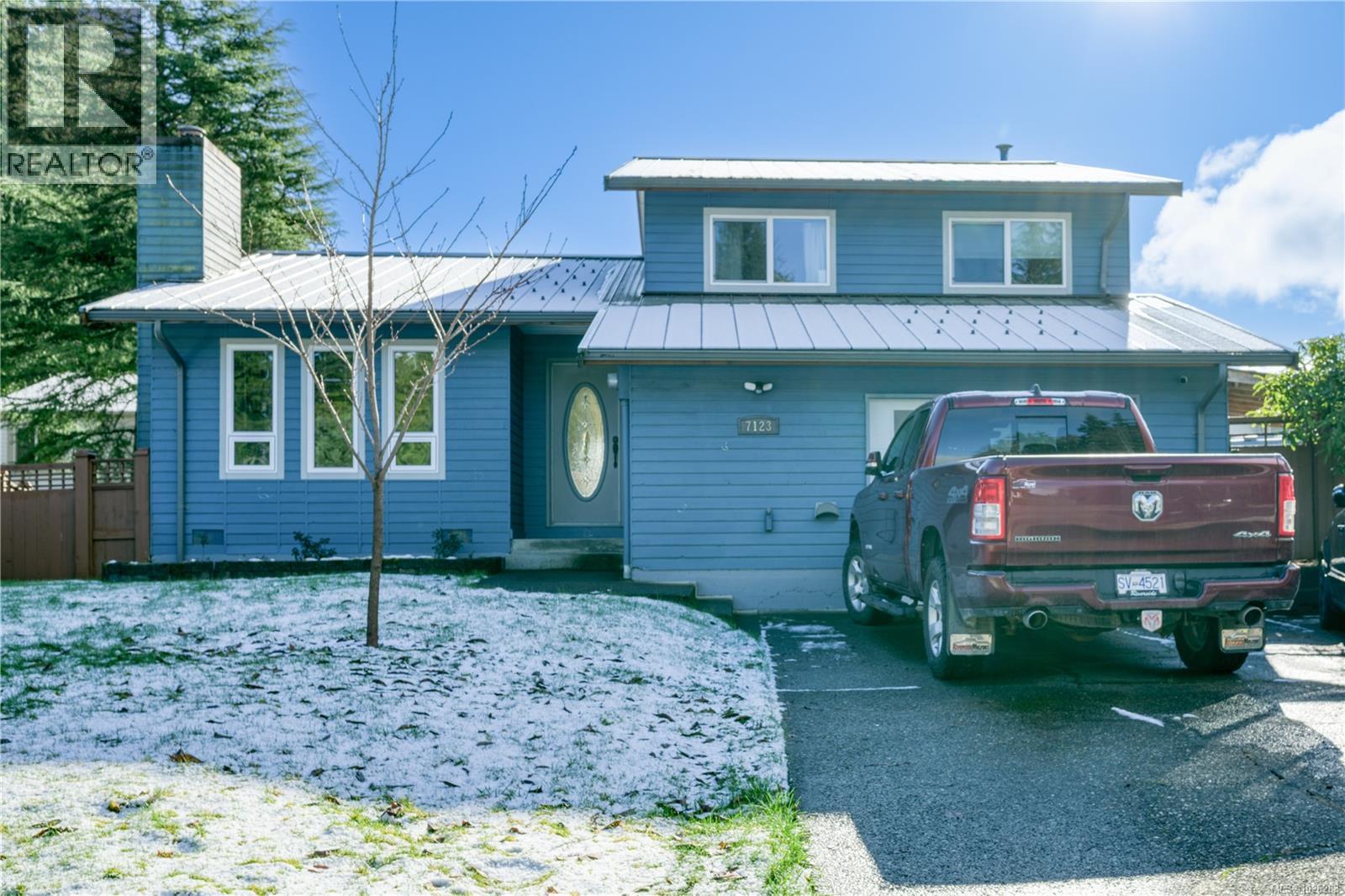 7123 Highland Dr, Port Hardy, British Columbia