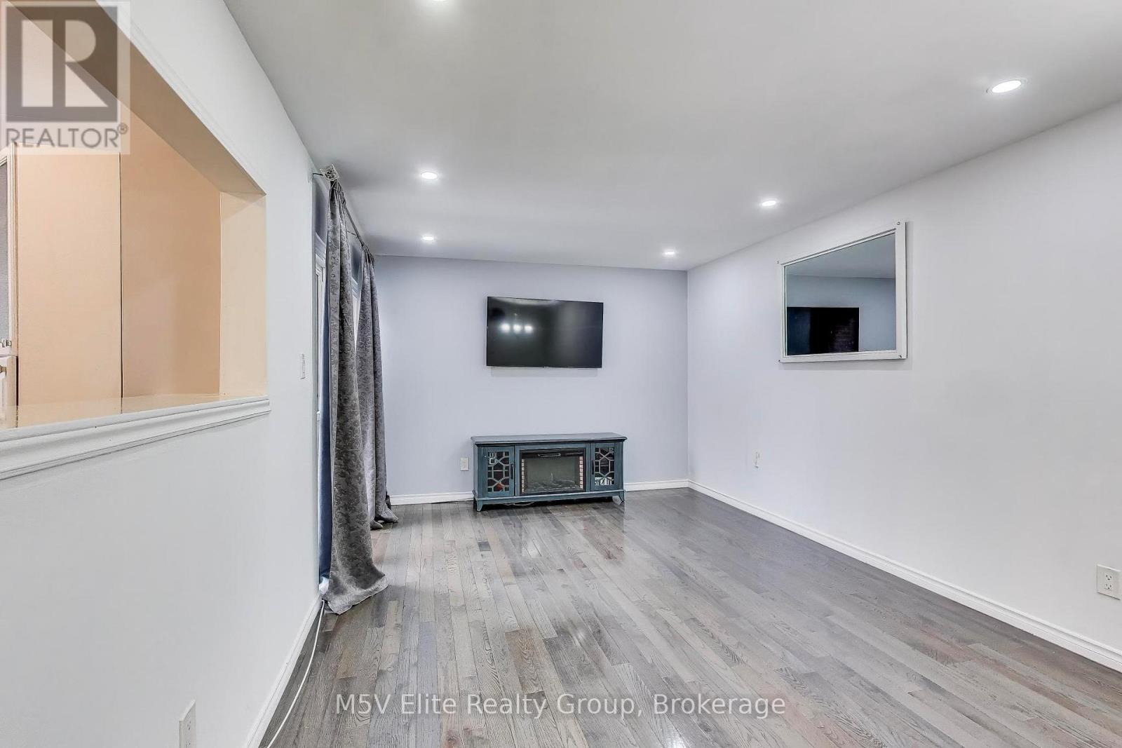 2 - 105 Dovedale Drive, Whitby, Ontario L1N 1Z7 - Photo 6 - E12801448