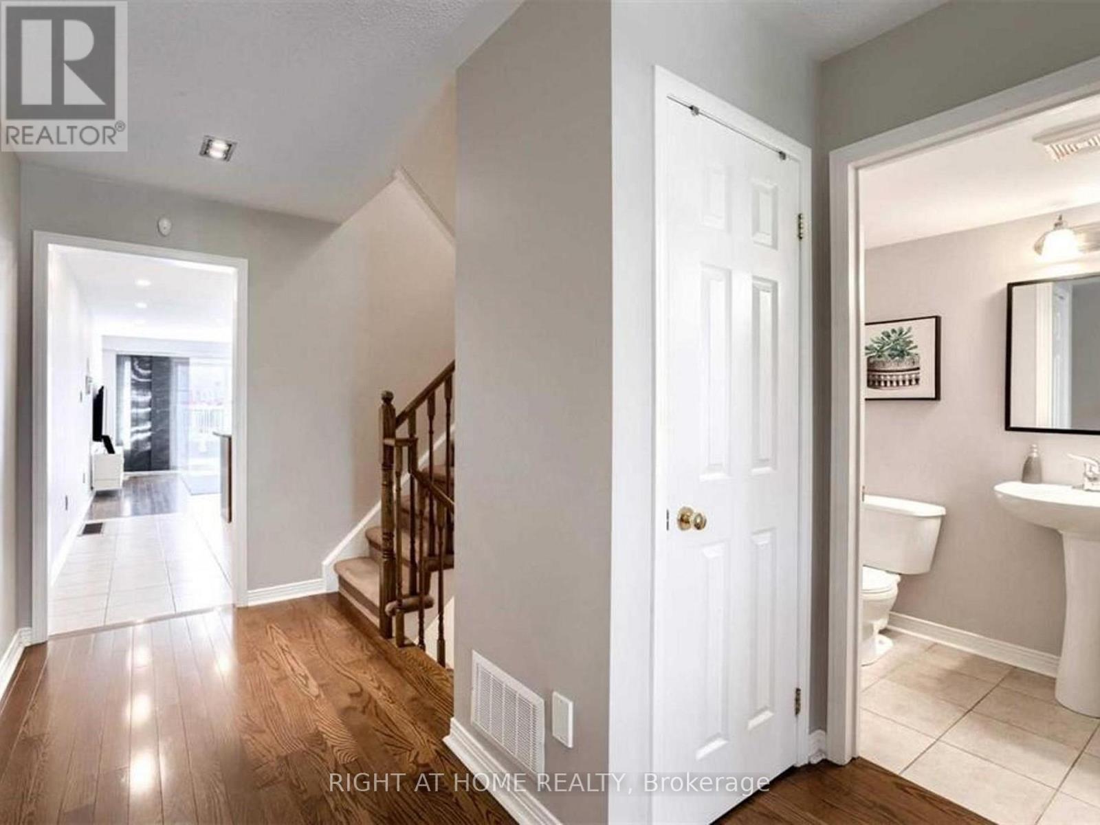 49 Wilkes Crescent, Toronto, Ontario  M1L 0B4 - Photo 14 - E12798892