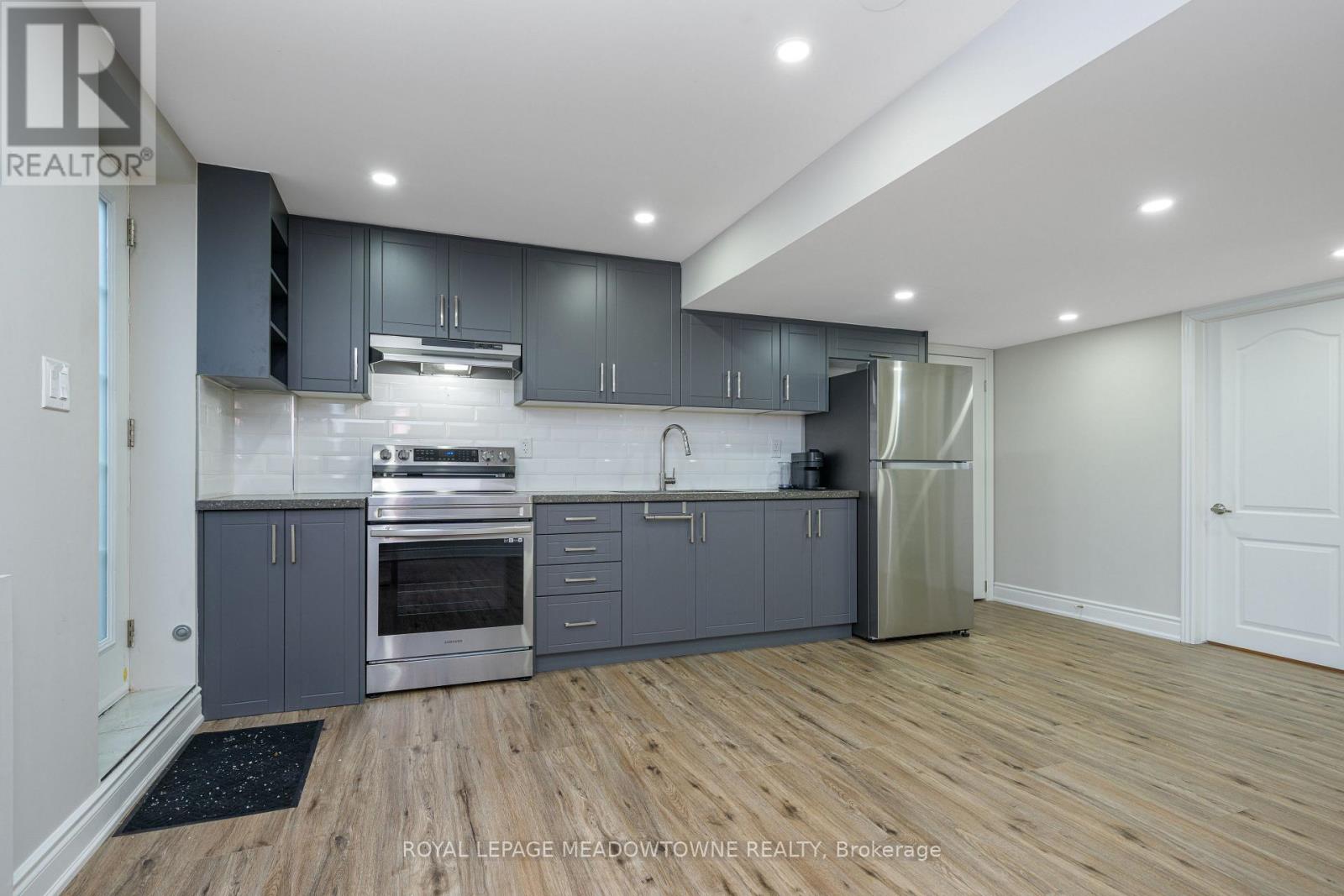 Bsmt - 54 Meadowglen Boulevard, Halton Hills, Ontario  L7G 6J7 - Photo 7 - W12712924