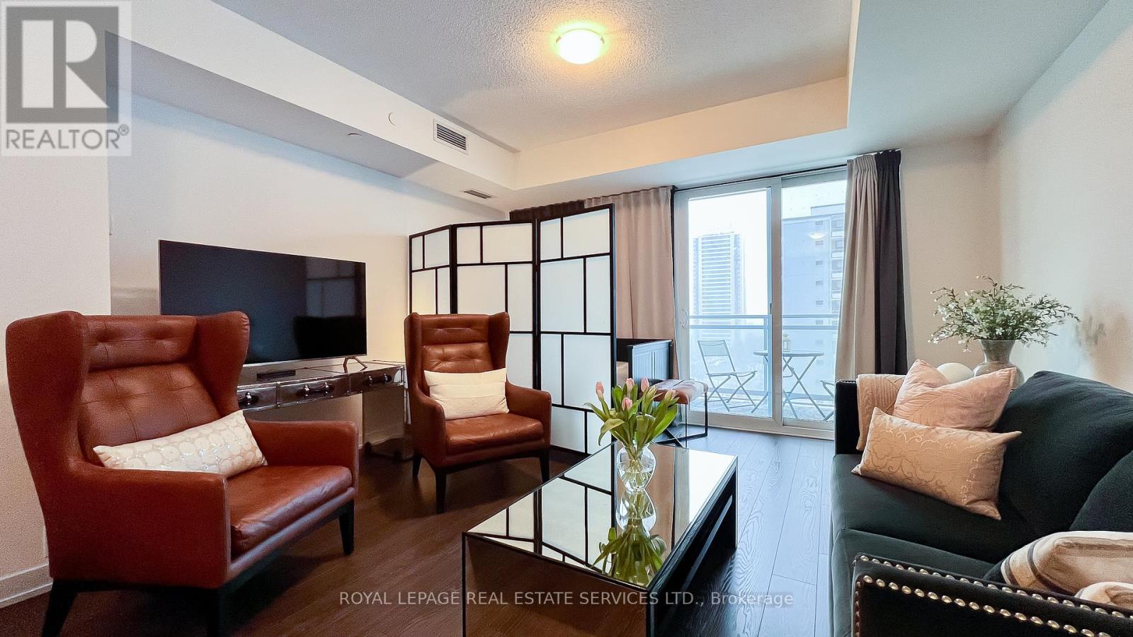 1116 - 1830 Bloor Street W, Toronto, Ontario  M6P 0A2 - Photo 6 - W12800122