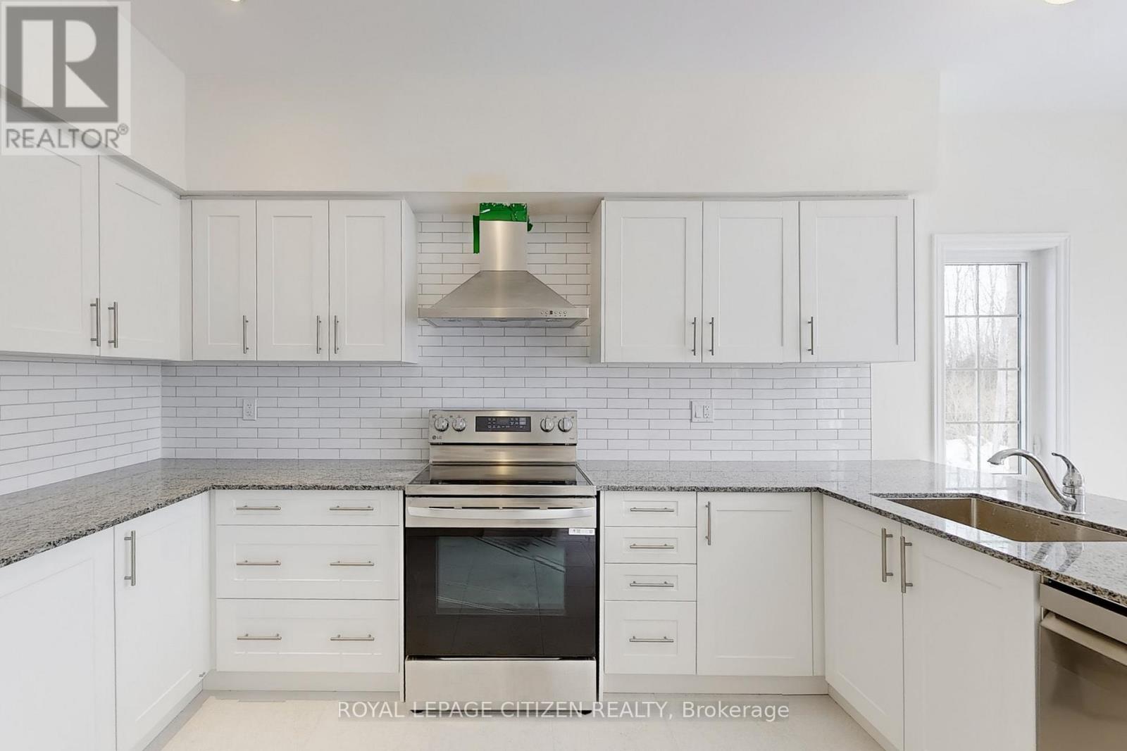 129 Cliff Thompson Crescent, Georgina, Ontario  L0E 1R0 - Photo 8 - N12801520