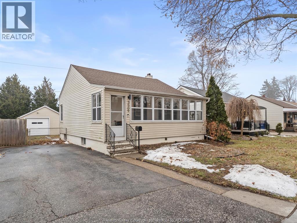 MLS# 26003436: 3509 Mulford COURT, Windsor, Canada