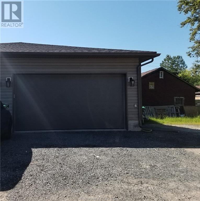 566 Howey Drive, Sudbury, Ontario  P3B 1G6 - Photo 2 - 2126497