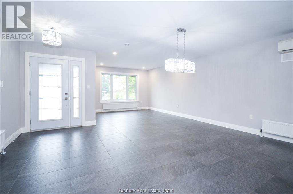 566 Howey Drive, Sudbury, Ontario  P3B 1G6 - Photo 4 - 2126497