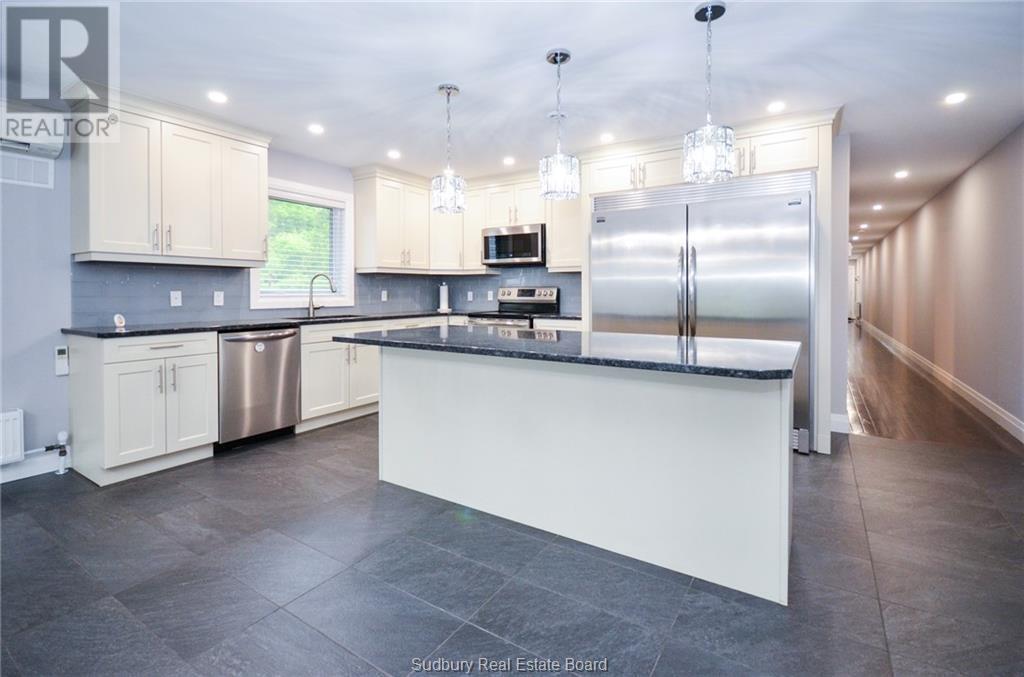 566 Howey Drive, Sudbury, Ontario  P3B 1G6 - Photo 5 - 2126497