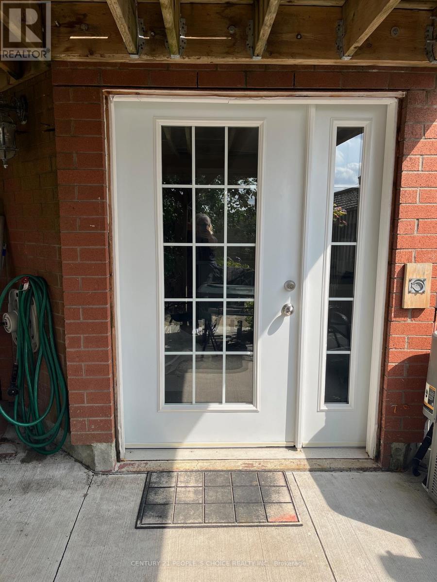 Walkout Bsmt - 383 Jay Crescent, Orangeville, Ontario  L9W 4Y7 - Photo 1 - W12801378