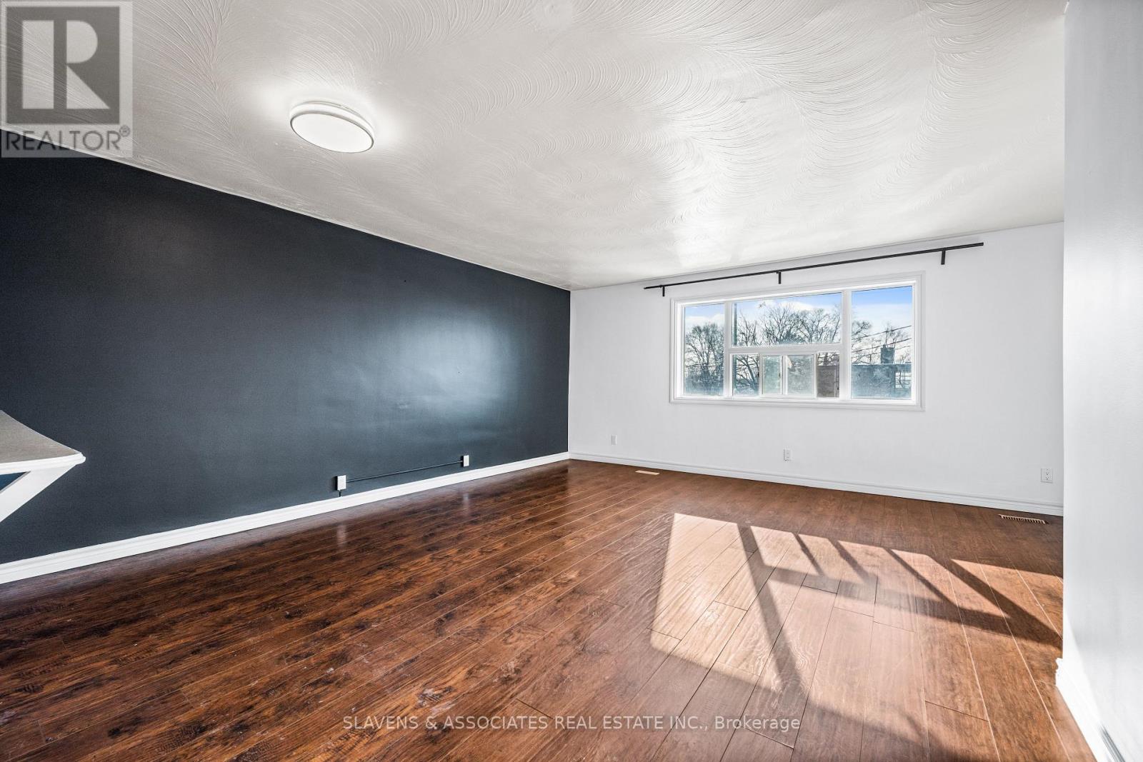 900a Wilson Avenue, Toronto, Ontario  M3K 1E7 - Photo 2 - W12801400