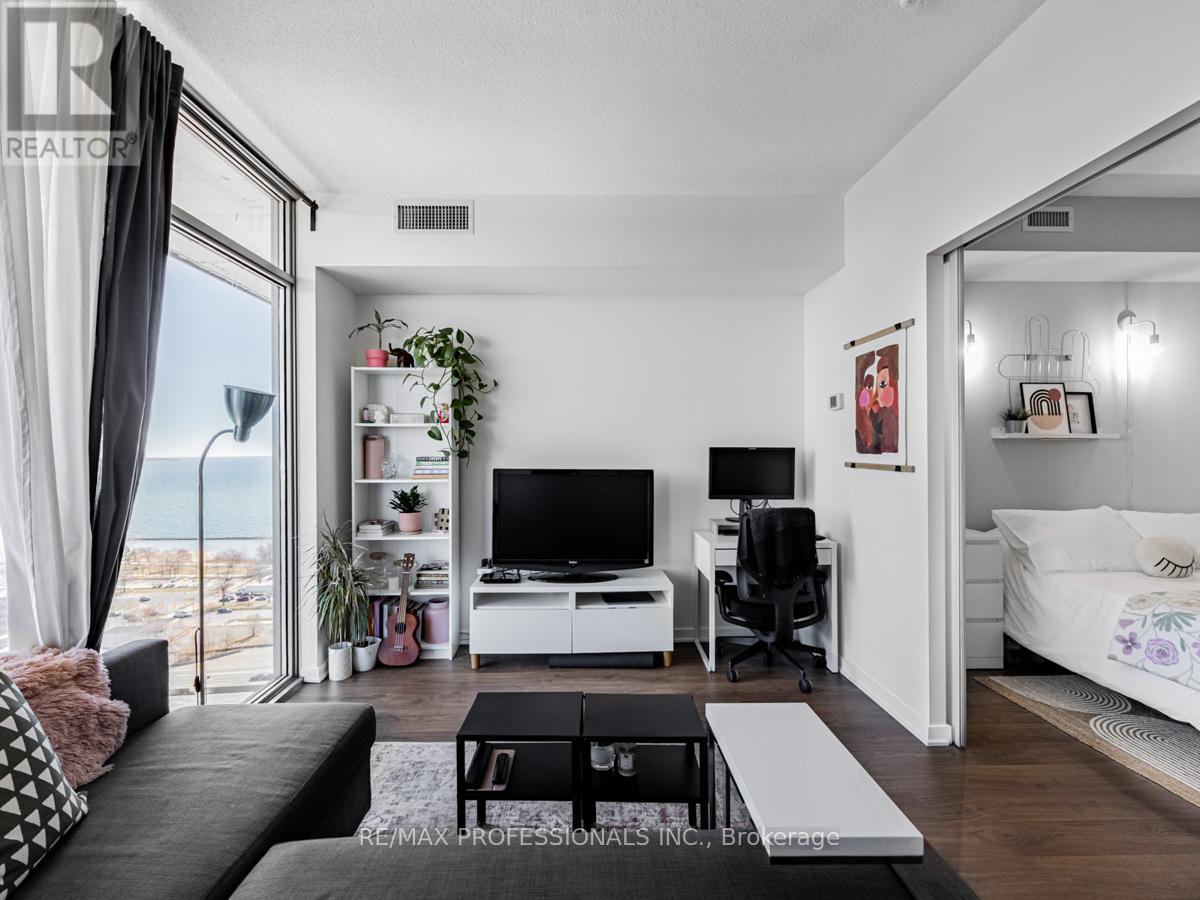 2113 - 105 The Queensway, Toronto, Ontario  M6S 5B5 - Photo 15 - W12801418