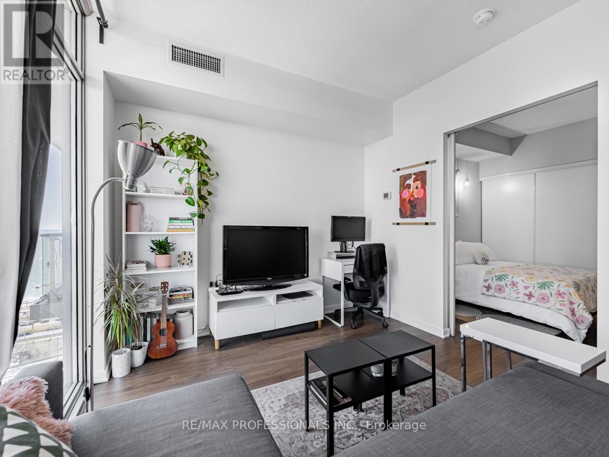 2113 - 105 The Queensway, Toronto, Ontario  M6S 5B5 - Photo 16 - W12801418