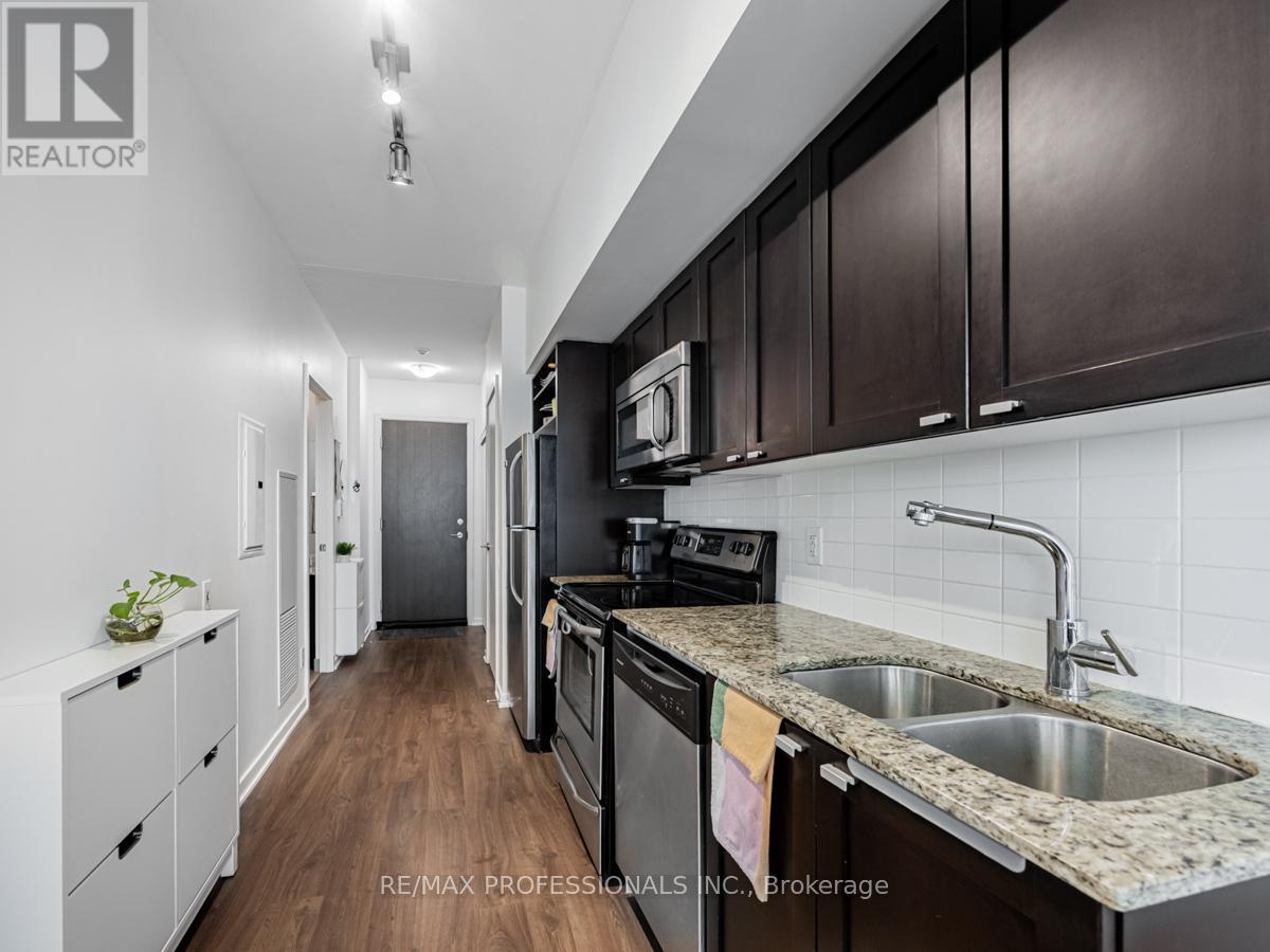 2113 - 105 The Queensway, Toronto, Ontario  M6S 5B5 - Photo 3 - W12801418