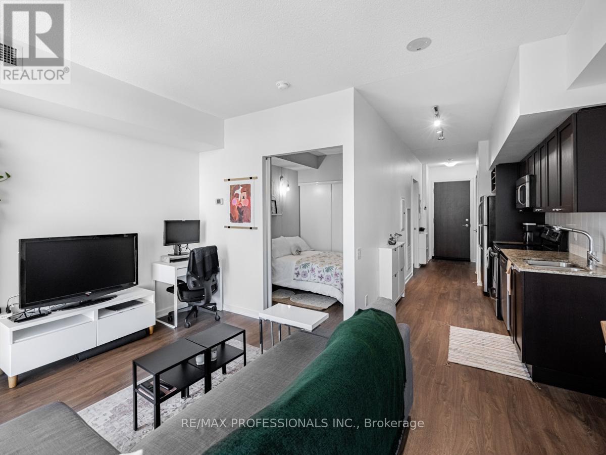 2113 - 105 The Queensway, Toronto, Ontario  M6S 5B5 - Photo 6 - W12801418