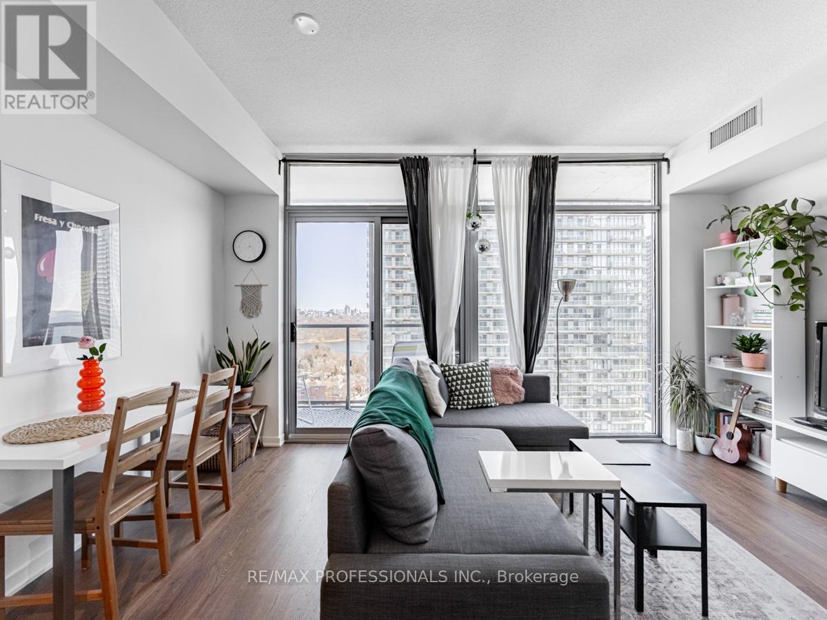 2113 - 105 The Queensway, Toronto, Ontario  M6S 5B5 - Photo 7 - W12801418