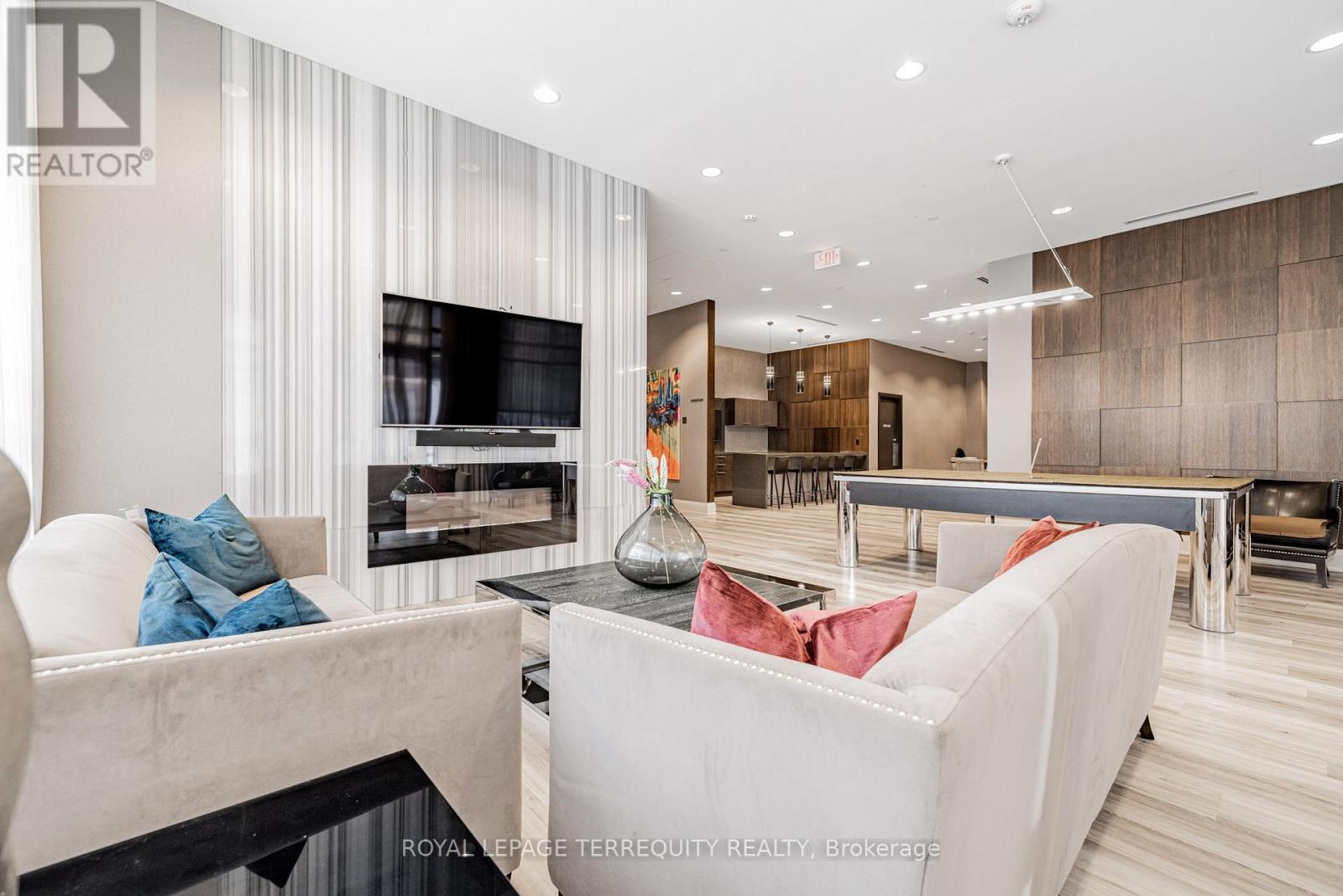 401 - 35 Fontenay Court, Toronto, Ontario  M9A 0E2 - Photo 22 - W12801472