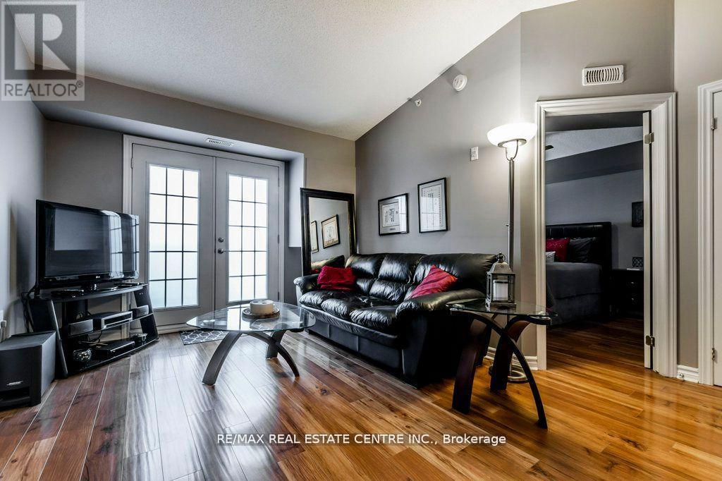 409 - 1360 Main Street E, Milton, Ontario  L9T 7S5 - Photo 9 - W12801480