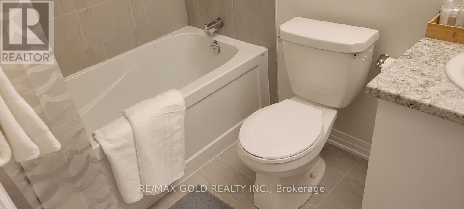 36 - 35 Fieldridge Crescent, Brampton, Ontario  L6R 4G6 - Photo 10 - W12801504