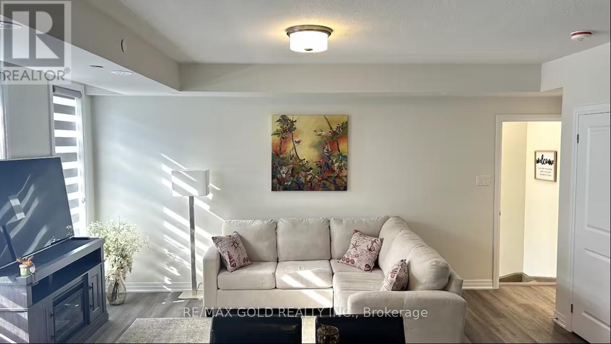 36 - 35 Fieldridge Crescent, Brampton, Ontario  L6R 4G6 - Photo 2 - W12801504