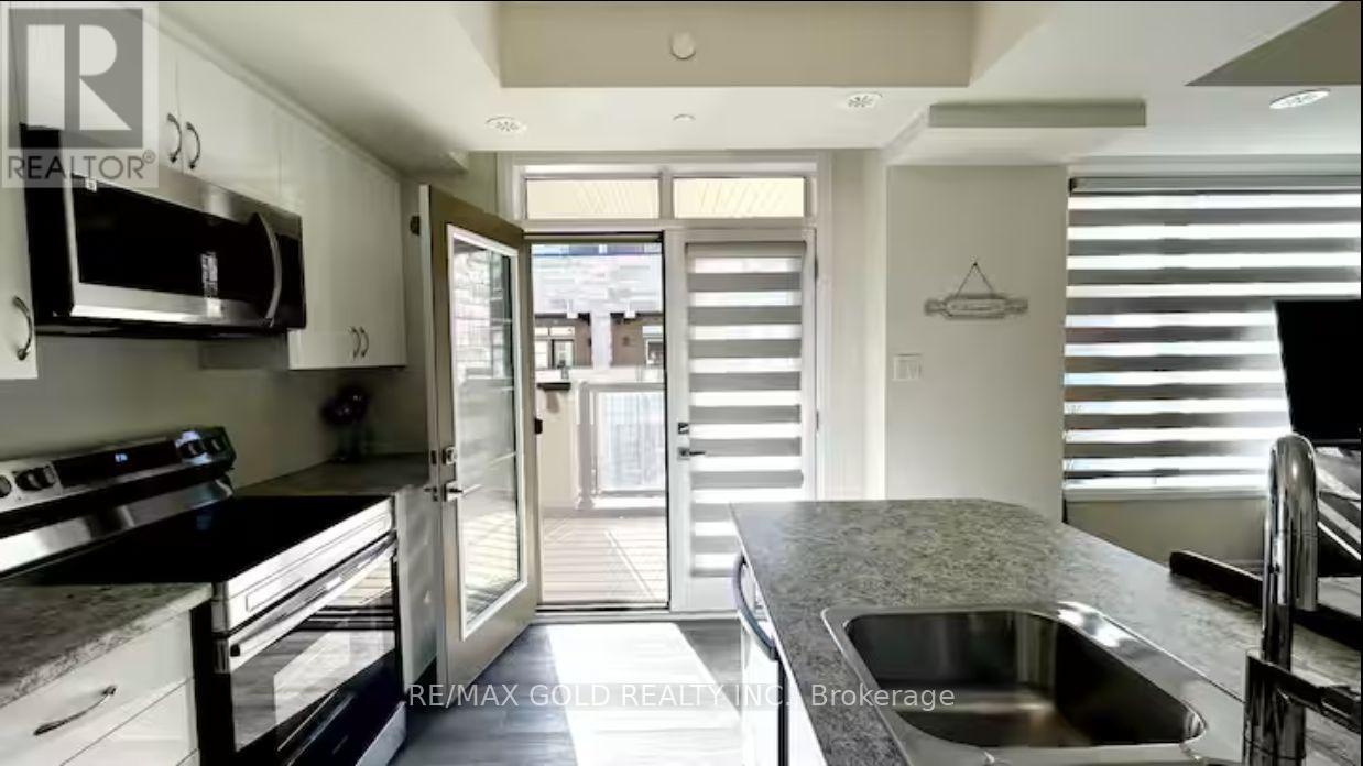 36 - 35 Fieldridge Crescent, Brampton, Ontario  L6R 4G6 - Photo 3 - W12801504