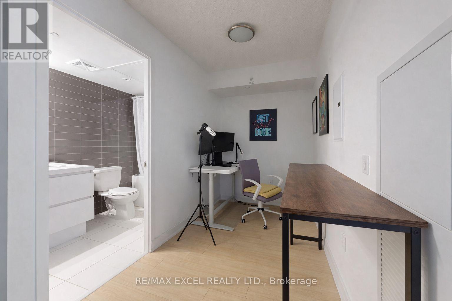 1606 - 75 Queens Wharf Road, Toronto, Ontario  M5V 0J8 - Photo 12 - C12749596