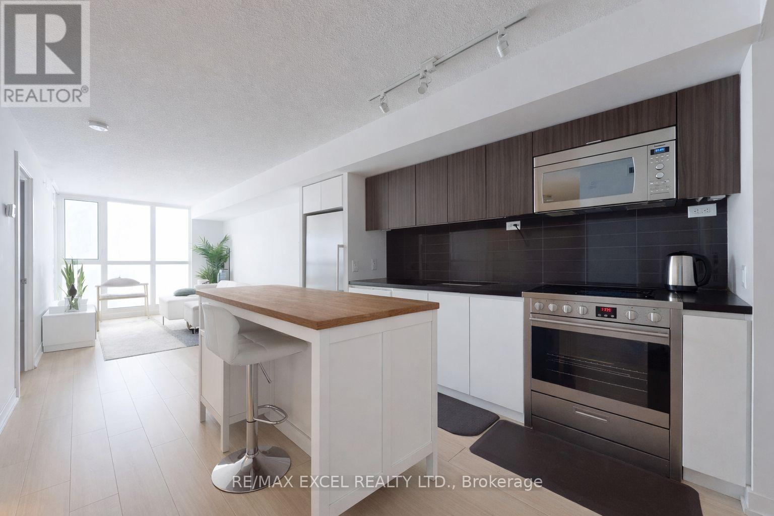 1606 - 75 Queens Wharf Road, Toronto, Ontario  M5V 0J8 - Photo 9 - C12749596