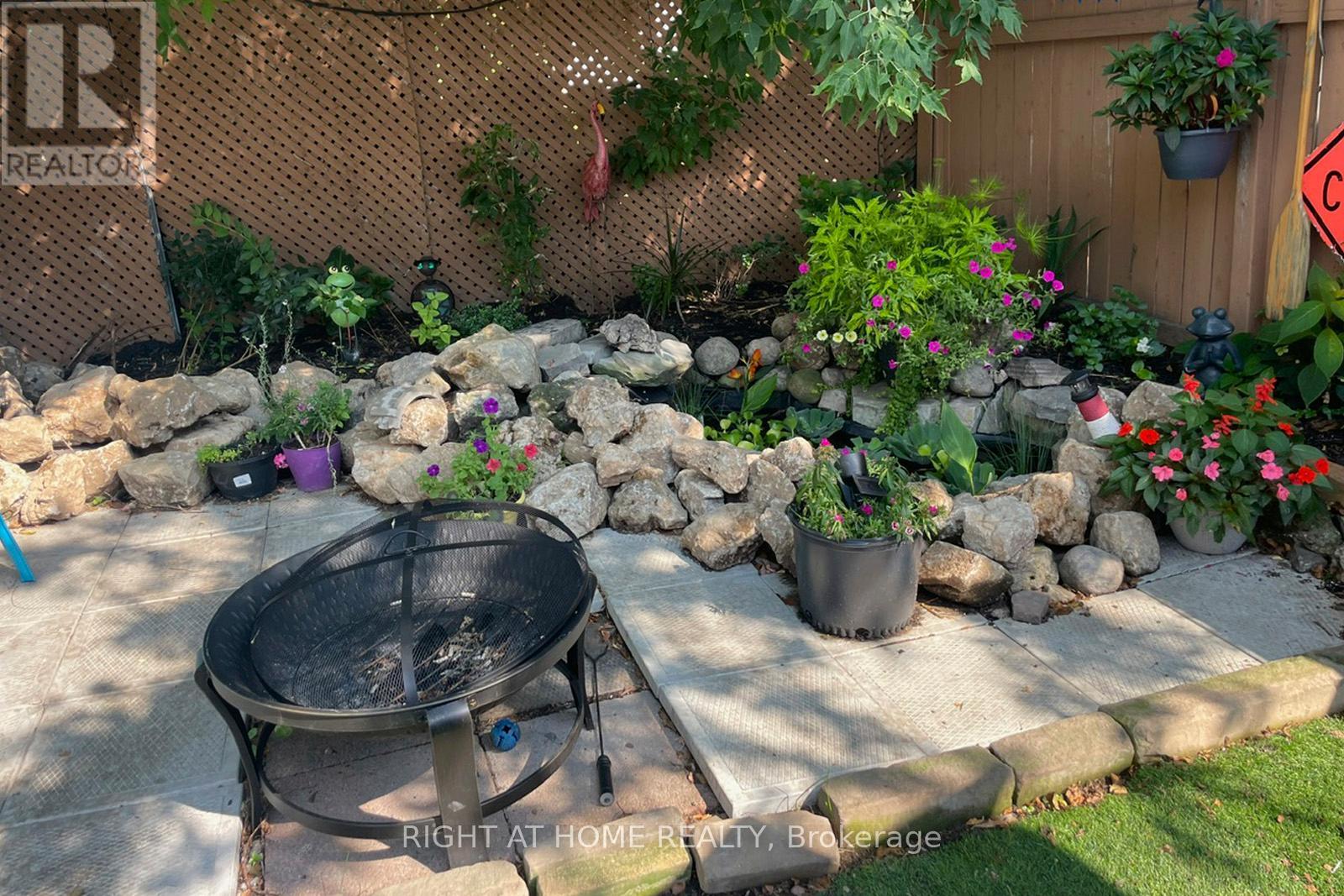 64 Wexford Avenue N, Hamilton, Ontario  L8H 4M4 - Photo 4 - X12801458