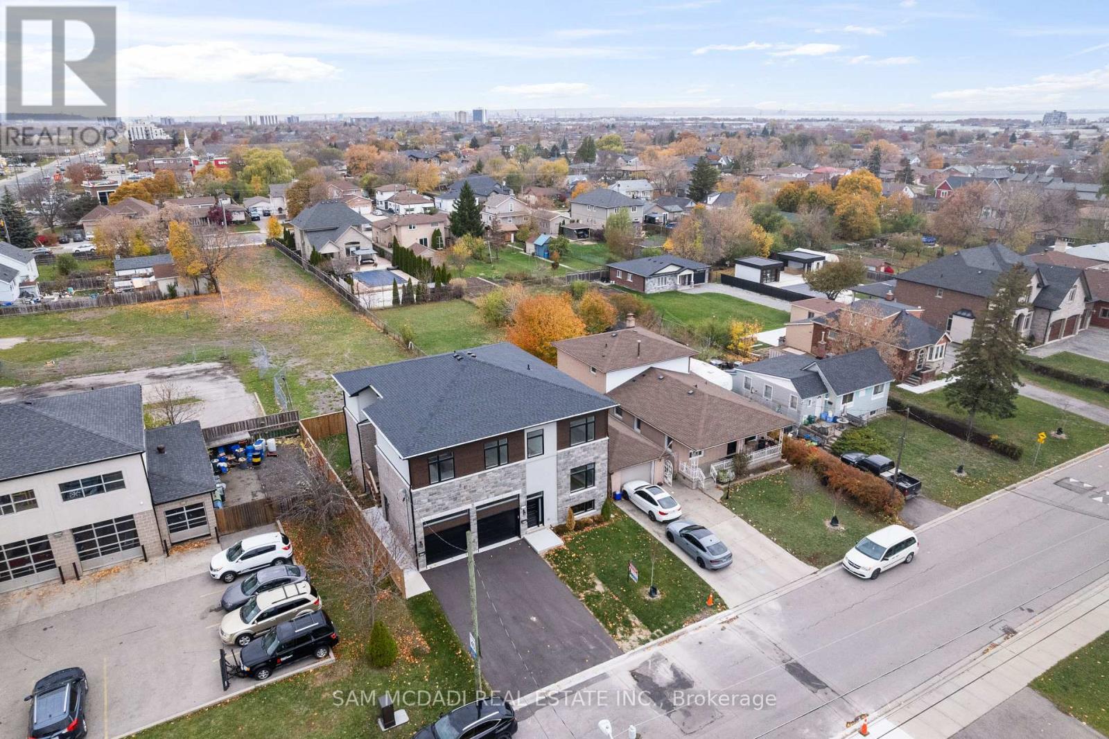 175 Margaret Avenue, Hamilton, Ontario  L8E 2H6 - Photo 2 - X12801526