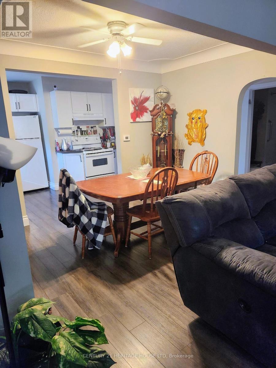 11 Barnes Street, St. Thomas, Ontario  N5R 2V3 - Photo 12 - X12801536